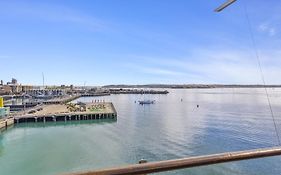 Spacious 3-Bed Waterfront Apartment